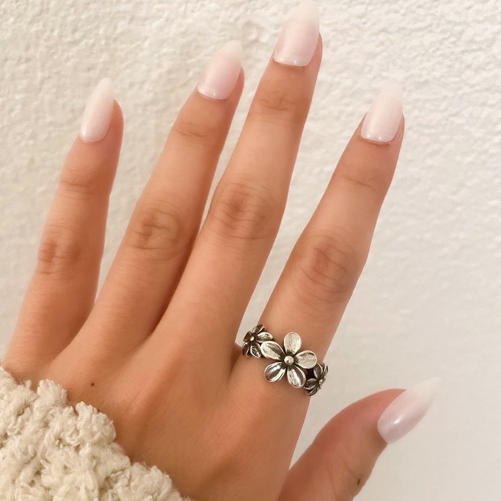 925 Sterling Silver Vintage Flower Ring Dainty Minimalist Ring - Picture 3 of 10